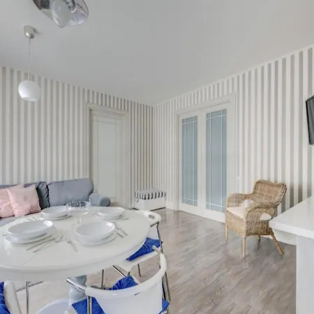 Szafarnia Old Town Apartman *