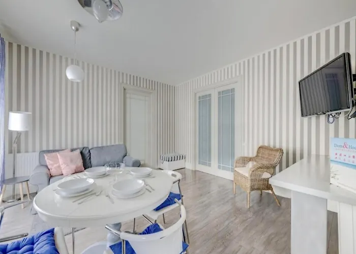 Szafarnia Old Town Апартаменты *